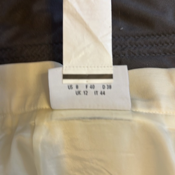 Akris Punto - Picture 8 of 8